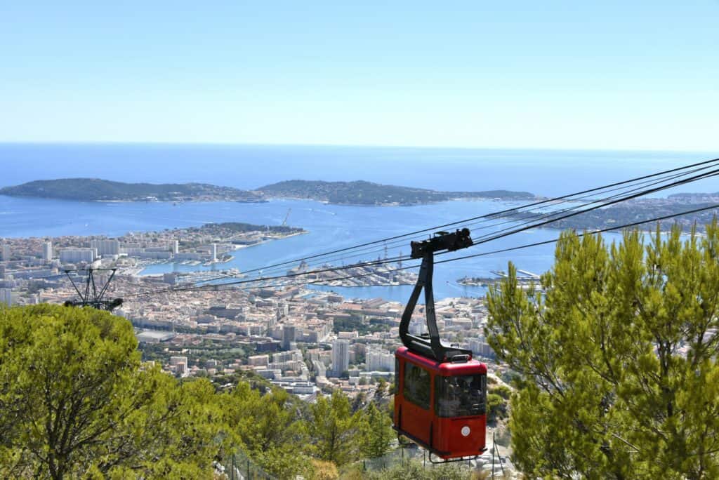 Vue de Toulon depuis Téléphérique du Mont Faron